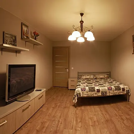 Apartman Obolon Metro Station Kijev