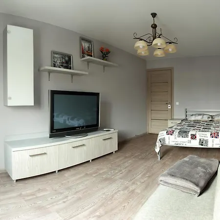 Obolon Metro Station Apartman *