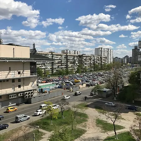 Obolon Metro Station Apartman *