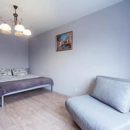 Obolon Metro Station Apartman *