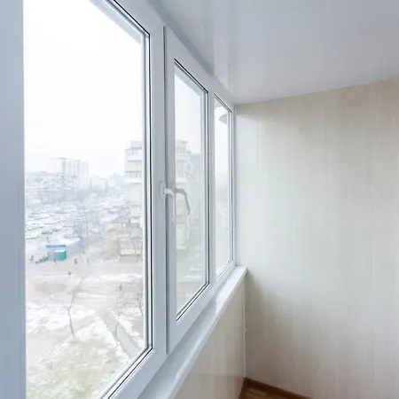 Apartman Obolon Metro Station *